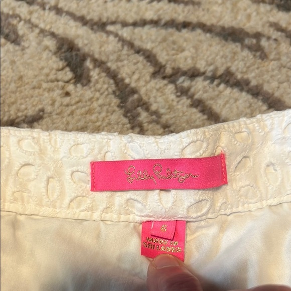 Lily Pulitzer white shorts lined. Size 6. Like new. Dressy or casual. - Picture 3 of 5